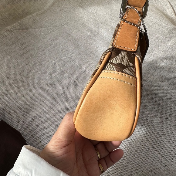 Coach Y2K Mini Soho Buckle Bag (E3U-6362) - Picture 8 of 15